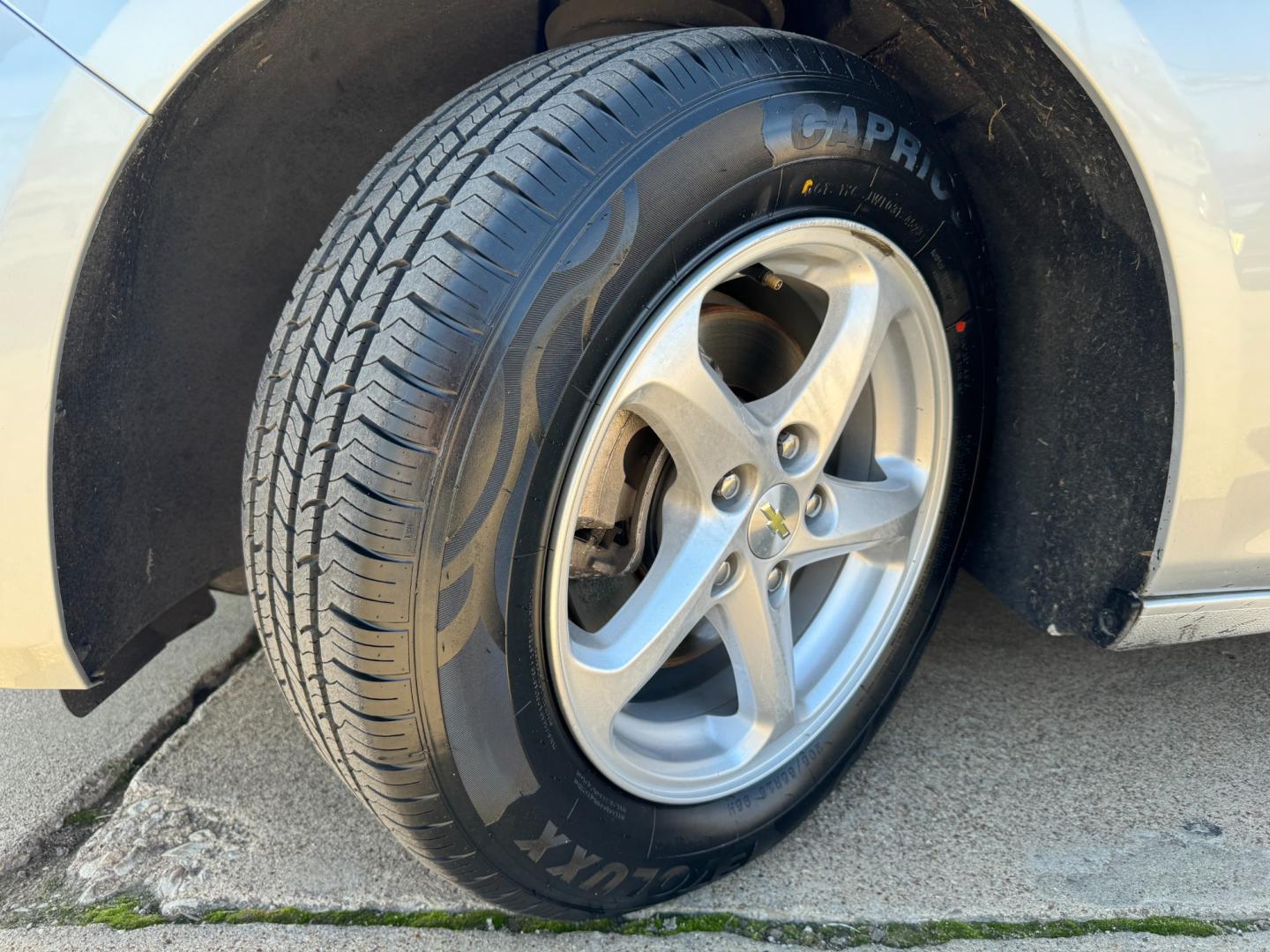 2018 SILVER CHEVROLET MALIBU LS (1LS) (1G1ZB5ST3JF) , located at 5900 E. Lancaster Ave., Fort Worth, TX, 76112, (817) 457-5456, 0.000000, 0.000000 - Photo#21